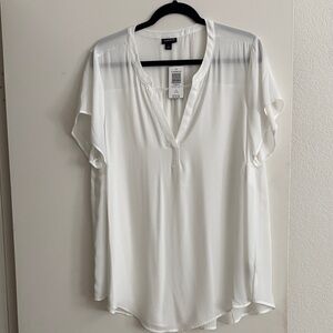 NWT~ Torrid White Top